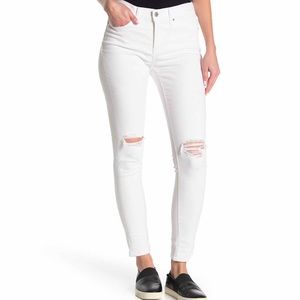 Levi’s | 311 Shaping Skinny Jeans